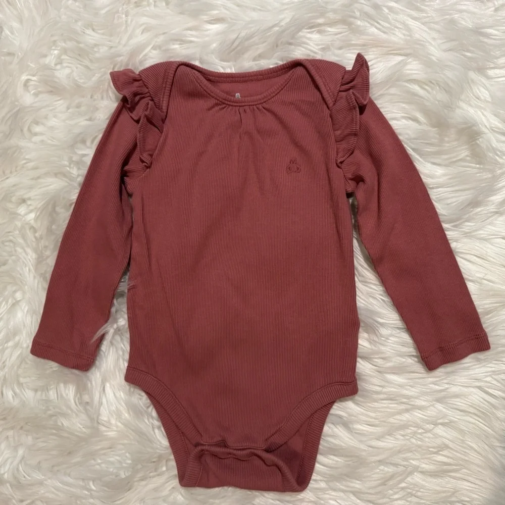 Baby gap Baby Girl Mauve Color Bodysuit with‎ Ruffle Sleeves Size 18-24 Months